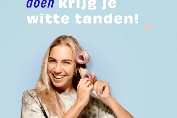 Beeld Social Campagne White Teeth Forever blauw 3