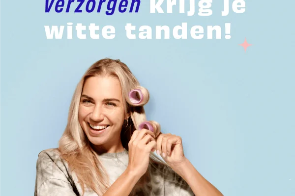 Beeld Social Campagne White Teeth Forever blauw 2