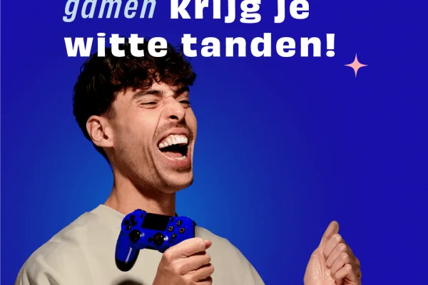 Beeld Social Campagne White Teeth Forever blauw 7